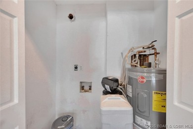 Here's your chance to own this freshly painted and cleaned 2nd - photo 15