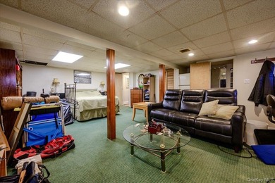 Classic Cape Cod charm meets exceptional versatility in this - photo 16