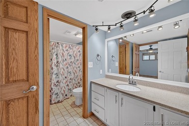 Here's your chance to own this freshly painted and cleaned 2nd - photo 17