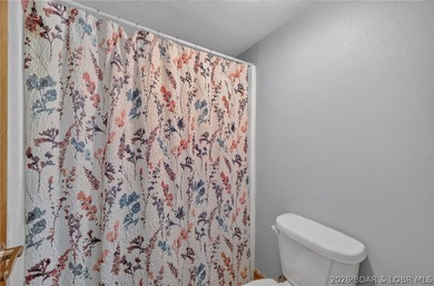 Here's your chance to own this freshly painted and cleaned 2nd - photo 19