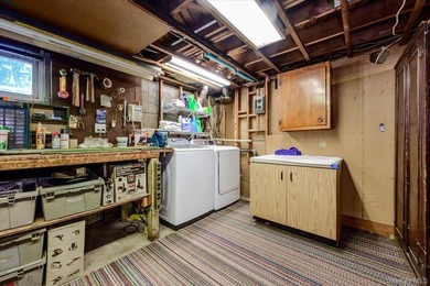 Classic Cape Cod charm meets exceptional versatility in this - photo 19