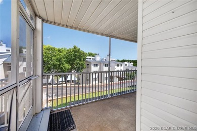 Here's your chance to own this freshly painted and cleaned 2nd - photo 29