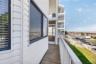 Here's your chance to own this freshly painted and cleaned 2nd - photo 30