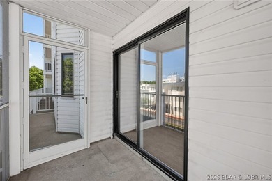 Here's your chance to own this freshly painted and cleaned 2nd - photo 31