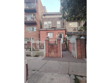 East River Townhome/Townhouse For Sale in Corona New York
