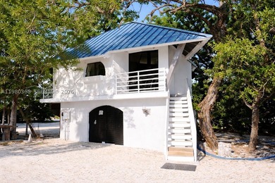 Welcome to The Barnacle Bed and Breakfast, a rare oceanfront - photo 5
