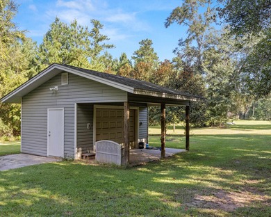 This family compound boast 2 family homes, with over 2,400+ sq - photo 14