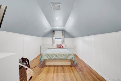 Welcome to this beautiful multi-level home offering the perfect - photo 15
