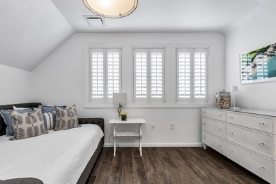 Beautifully updated 2 bed 1.5 bath condo offering three levels - photo 22