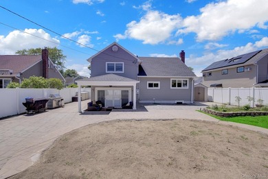 Welcome to this beautiful multi-level home offering the perfect - photo 25
