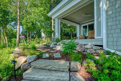 Experience Lake Minnetonka luxury in this like-new end-unit - photo 8