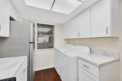 Welcome to easy first-floor living in this bright corner unit - photo 7