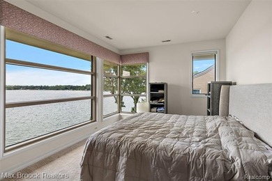 Experience breathtaking panoramic views of Pine Lake and - photo 17