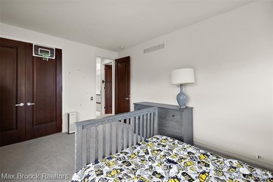 Experience breathtaking panoramic views of Pine Lake and - photo 18