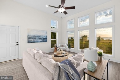 Wake up to the sun rising over the Potomac River from your - photo 19