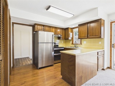 ***MOTIVATED SELLERS*** Lake living is easy in this beautiful - photo 23