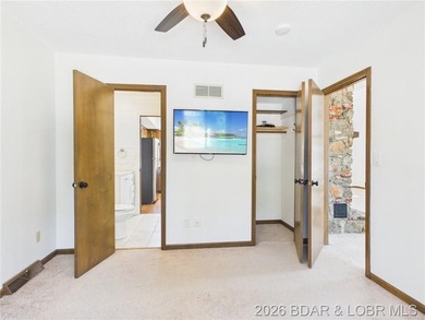 ***MOTIVATED SELLERS*** Lake living is easy in this beautiful - photo 31
