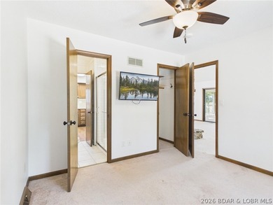 ***MOTIVATED SELLERS*** Lake living is easy in this beautiful - photo 32