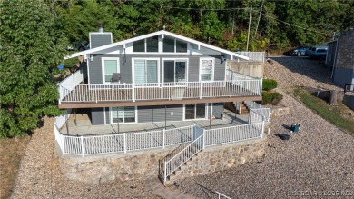 Lake Home ActiveUnderContr in Linn Creek, Missouri