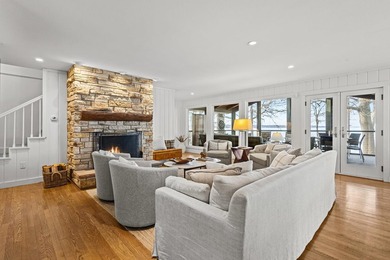 Prestigious Greenway Ave on the north shore of Green Lake is - photo 26