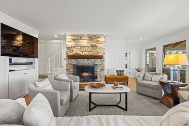 Prestigious Greenway Ave on the north shore of Green Lake is - photo 27