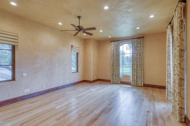 Tuscan home on 2 lots, 3 new a/c's, new roof 2021, new wood - photo 11