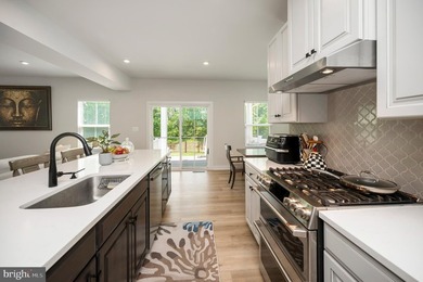 Welcome home to this 4BR, 3.5BA Colonial in the soughtafter - photo 11