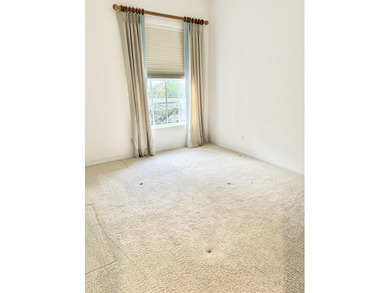 This Oakmont model offers 3 bedrooms, 2 bathrooms, plus a den - photo 13