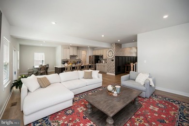 Welcome home to this 4BR, 3.5BA Colonial in the soughtafter - photo 17