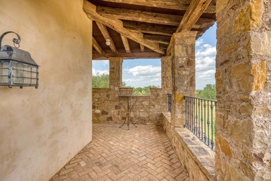Tuscan home on 2 lots, 3 new a/c's, new roof 2021, new wood - photo 22