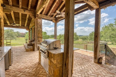 Tuscan home on 2 lots, 3 new a/c's, new roof 2021, new wood - photo 26