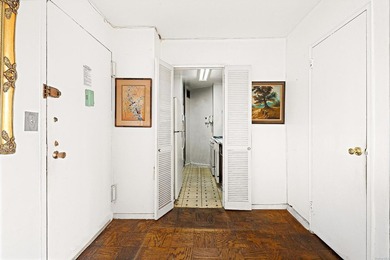 Welcome to this alcove studio, the south exposure ensures plenty - photo 6