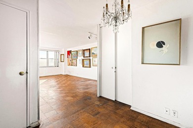 Welcome to this alcove studio, the south exposure ensures plenty - photo 7