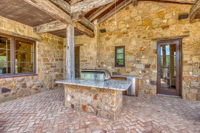 Tuscan home on 2 lots, 3 new a/c's, new roof 2021, new wood - photo 29