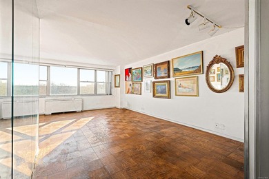 Welcome to this alcove studio, the south exposure ensures plenty - photo 9