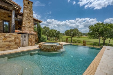 Tuscan home on 2 lots, 3 new a/c's, new roof 2021, new wood - photo 36