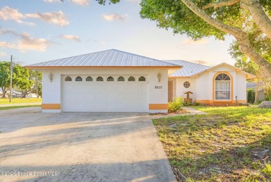 Old Florida charm at its finest! Nestled in the quaint and - photo 1