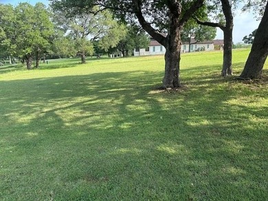 Tuscan home on 2 lots, 3 new a/c's, new roof 2021, new wood - photo 42