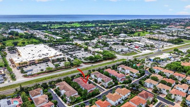 Immaculate 3-bed, 2.5-bath, 1-car town-home ideally situated on - photo 50