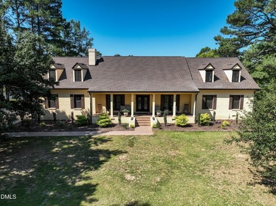 Discover this extensively renovated custom home, perfectly - photo 2