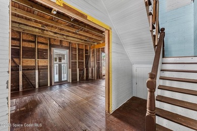 Choose the finishes and complete the vision on this historic - photo 9