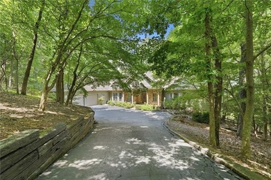 Experience one of Big Canoe's most captivating vista-pruned lake - photo 4