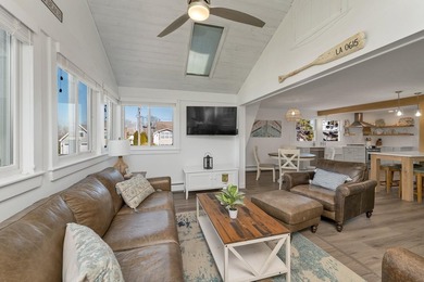 Welcome to your coastal escape in the highly sought-after - photo 11