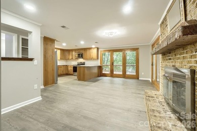 SELLER TO PAY UP TO $ 5000.00 OF BUYERS CLOSING COST WITH - photo 7