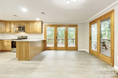SELLER TO PAY UP TO $ 5000.00 OF BUYERS CLOSING COST WITH - photo 8