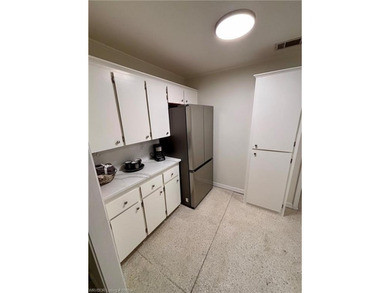 Great historic property in the entertainment district of - photo 14