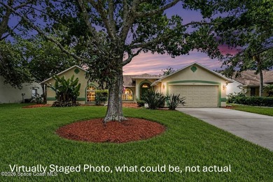 Make this 4 Bedroom Pool Home your DREAM HOME exactly how you - photo 2