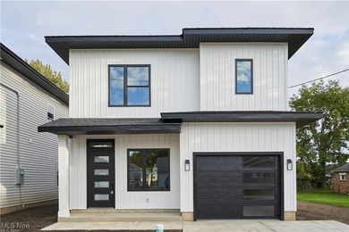 Lake Erie - Lake County Home For Sale in Eastlake Ohio