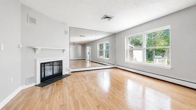 This bright and lovely 3-bedroom, 2.5 bathroom condo offers the - photo 12