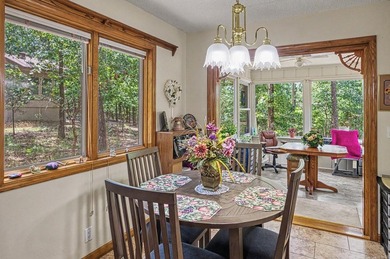 Easy Living in this 3 bedroom 2 bath home. Laminate flooring - photo 13
